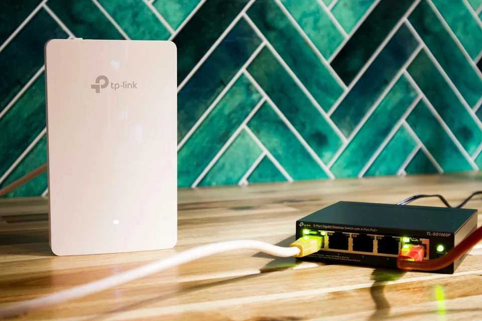 Wireless access point and wired network switch